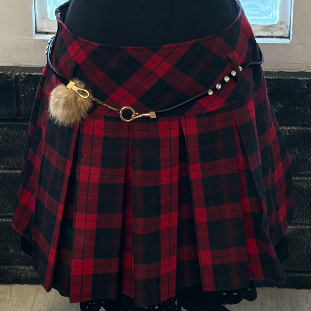 Tartan red and black plaid kilt style skirt size m